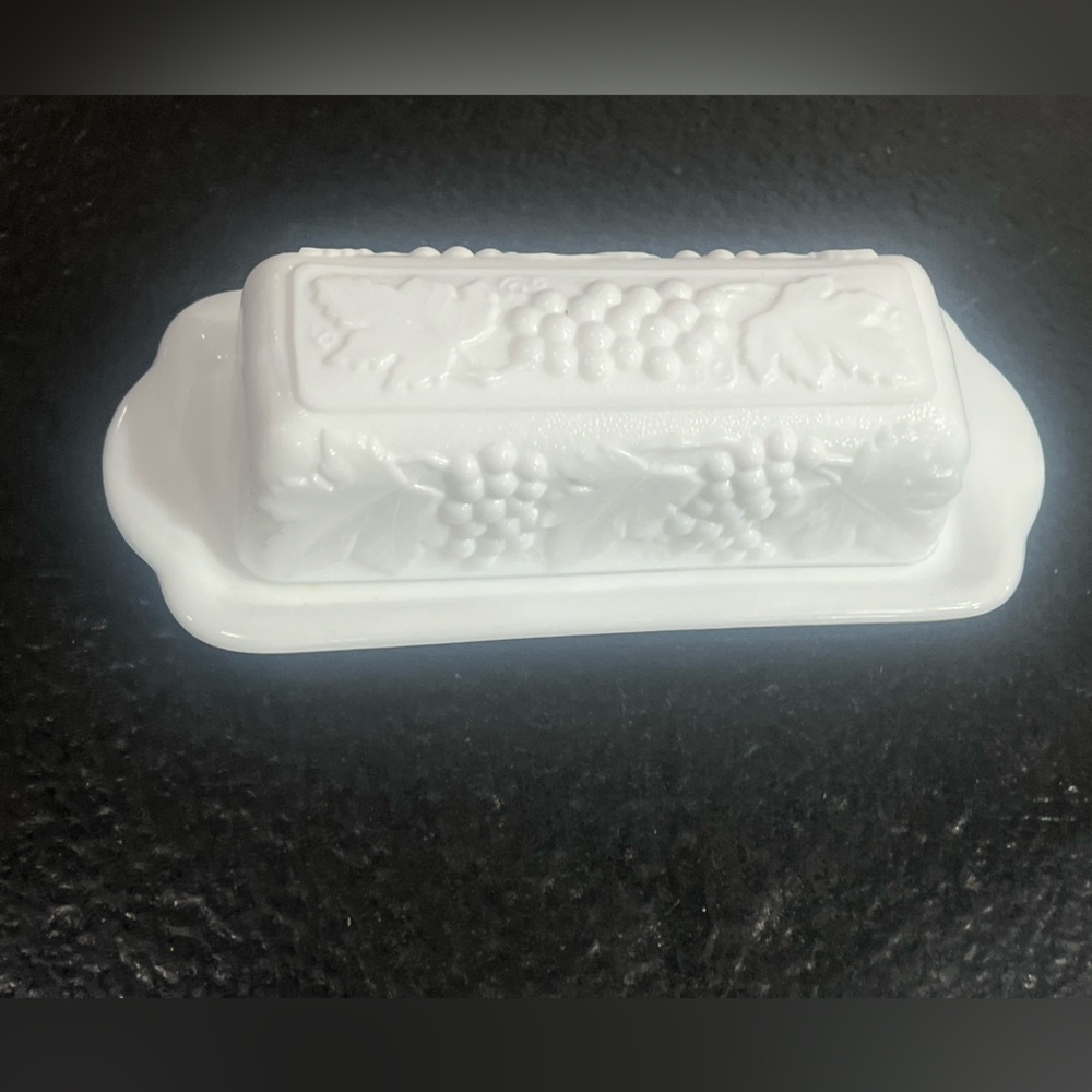 Imperial Milk Glass Grape Patter Butter Dish & Lid 🧈 - Picture 3 of 8